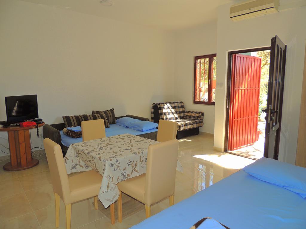Guest House Jelena Budva Extérieur photo